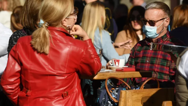 Novo otkriće: Evo koliko dugo možete biti uz nekoga s koronavirusom, a da se ne zarazite