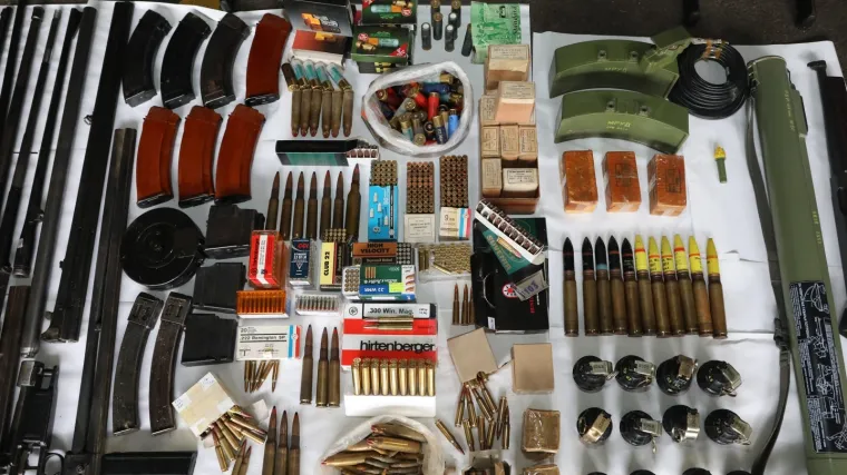 Ručne bombe, trombloni, puške i pištolji... Potraga istražuje zašto se građani ne žele razoružati