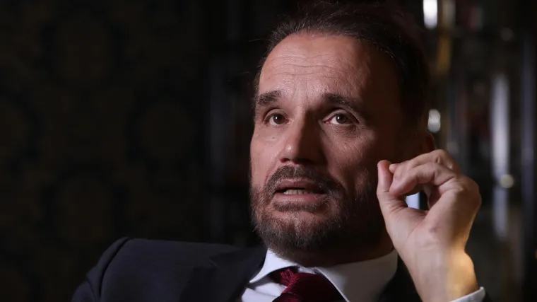 'Niti jedna institucija u ovoj državi nije sveta krava. Vlada želi održati status quo'