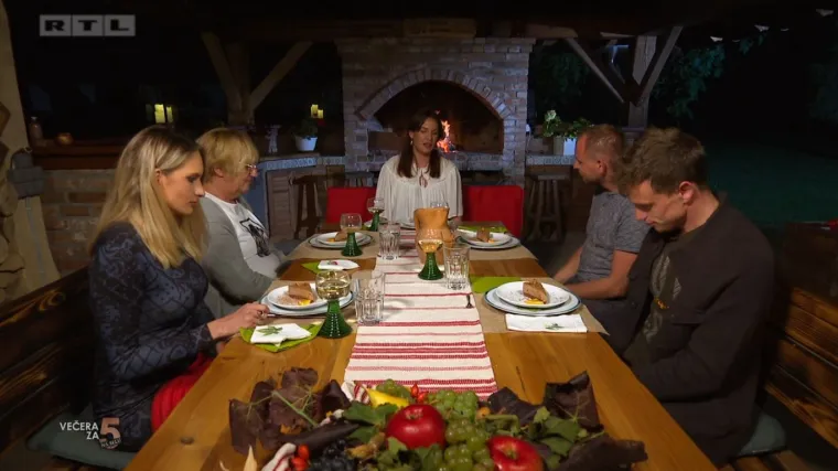 Pala je prva desetka, a jednom gostu hrana je bila prejednostavna