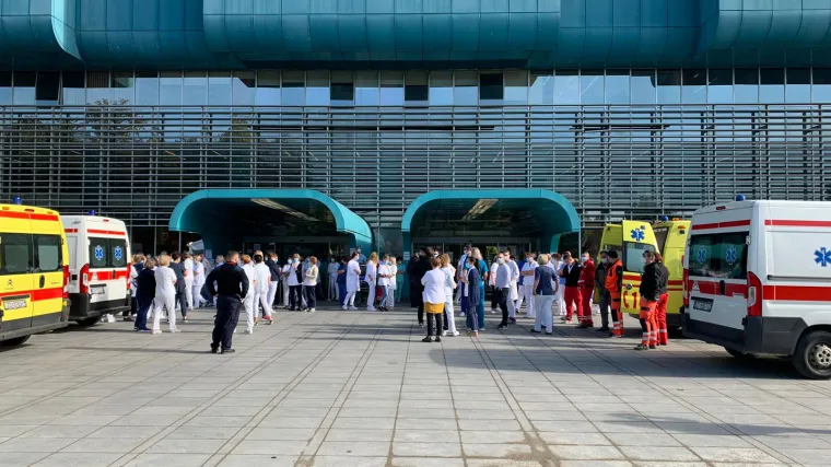 Novi prosvjed liječnika, sestara i medicinskog osoblja KB Dubrava: Ne damo bolnicu ni na&scaron;e pacijente!