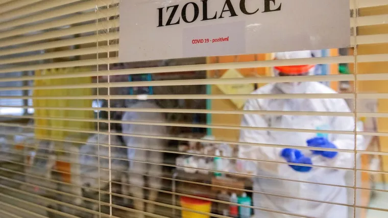 A ZEMLJA PROLJETOS JE BILA UZOR U BORBI PROTIV PANDEMIJE, A SADA...'Sav napor pao je u vodu, do Božića bi mogli imati 15.000 umrlih'