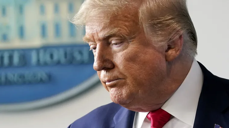 Trump se oglasio na Twitteru: 'Jučer sam vodio, a onda se prednost počela magično smanjivati. Vrlo čudno!'