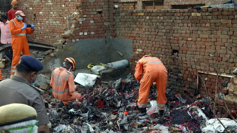 Snažna eksplozija sravnila je zgradu u industrijskom kompleksu