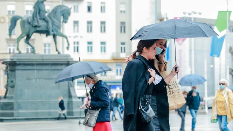 Tmurni oblaci prekinut će iznadprosječnu toplinu, uz olujnu buru i ki&scaron;u