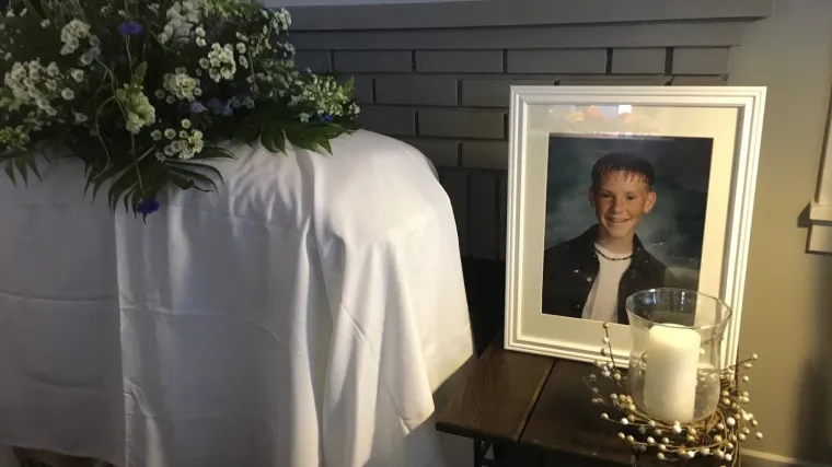 Umjesto torte i balona, dečko mu je priredio - sprovod