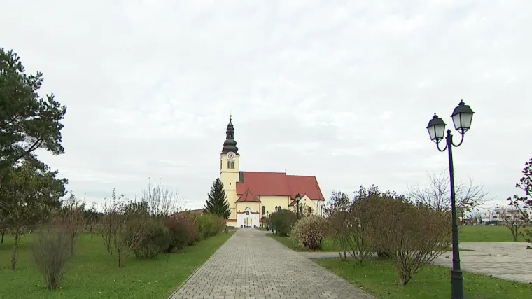 Ljubav u župnom dvoru! Svećenik napustio crkvu jer se zaljubio u kuharicu: Luda priča iz Nedeli&scaron;ća!