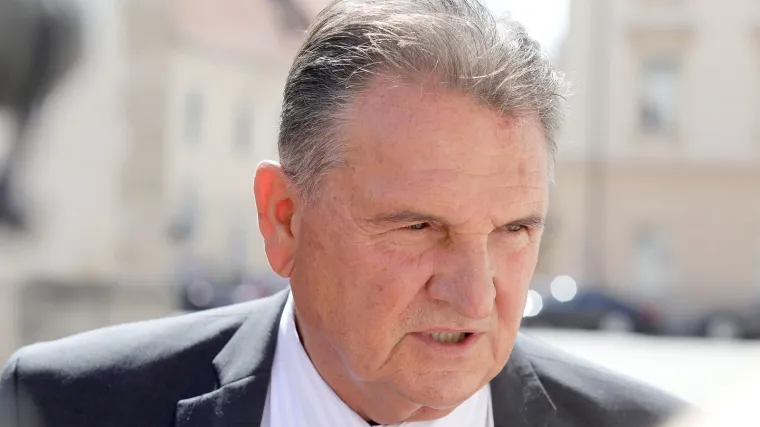 'Mi smo na granici pucanja, stižu nam vojni &scaron;atori. Morali smo naručiti i respiratore'