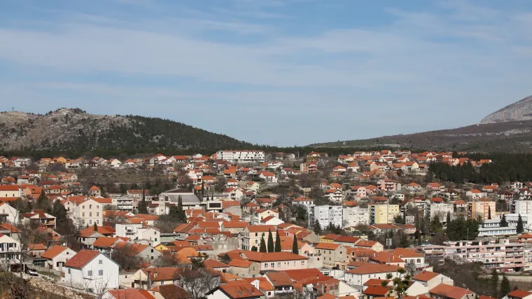 Drni&scaron; nadomak karanteni? Vlasti podržavaju strože mjere, ali ne i potpuno zatvaranje grada