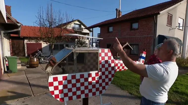 Ringi&scaron;pil, vrtuljak, a onda i helikopter: Superdjed Dragec za svog unuka stvara najatraktivnije igračke u Zagorju