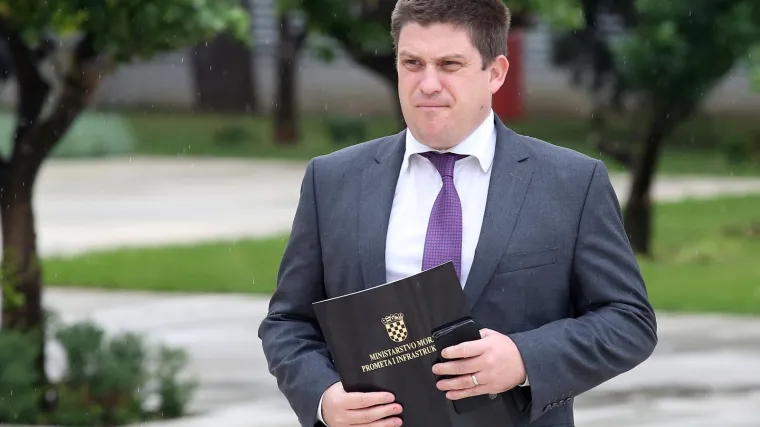 Ministar Oleg Butković pozitivan na koronavirus