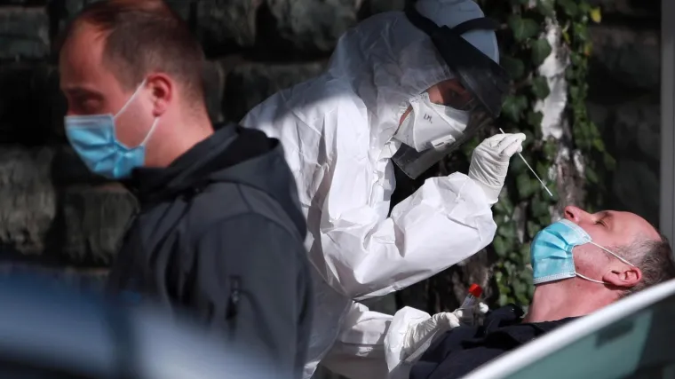 Županije prijavljuju novozaražene: U Zagrebu 461 novi slučaj, virus u&scaron;ao u sedam domova