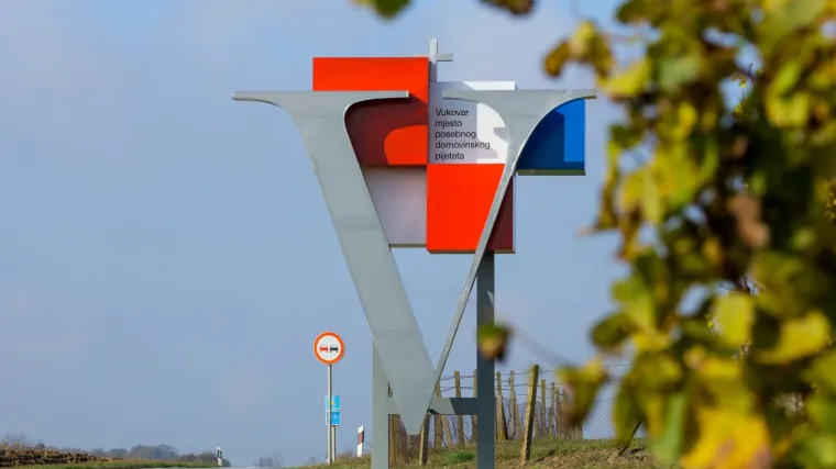 Znak da se ulazi u područje posebnoga domovinskog pijeteta