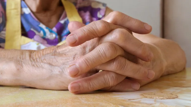 Tobože do&scaron;le pregledati umirovljenicu pa joj ukrale 10.000 kuna