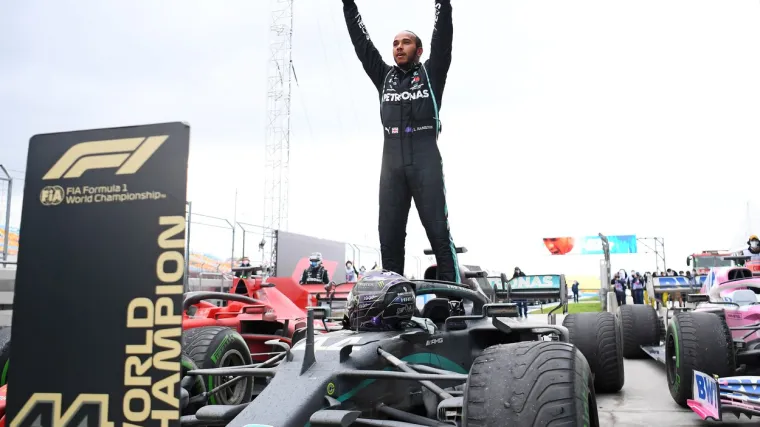 Hamilton fantastičnom pobjedom stigao do svog sedmog naslova prvaka