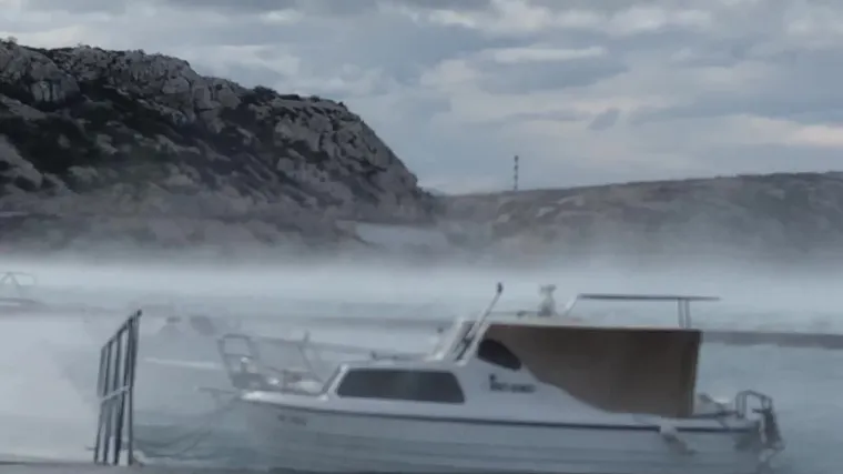 Stiglo nam je 'dinamično' vrijeme: Očekujte olujnu buru i orkanske udare