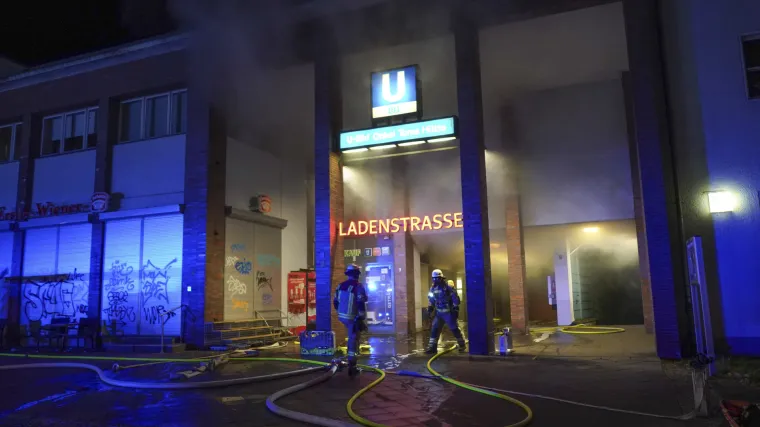 Četvero ozlijeđenih u požaru u berlinskoj podzemnoj željeznici: U jednom trenutku 120 vatrogasaca gasilo požar