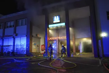 Četvero ozlijeđenih u požaru u berlinskoj podzemnoj željeznici: U jednom trenutku 120 vatrogasaca gasilo požar