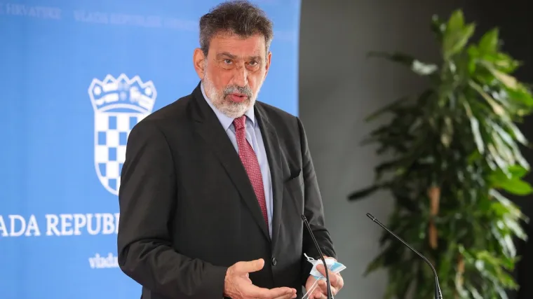 Ministar Fuchs otkrio koliko je zaraženih u &scaron;kolama te hoće li nastava biti online za sve