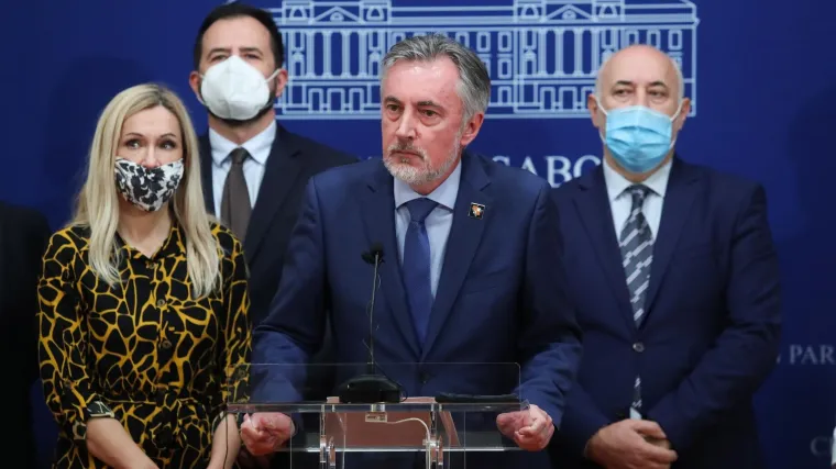 &Scaron;koro: 'Ispričavam se &scaron;to sam bio član HDZ-a, Plenković mora preuzeti odgovornost'