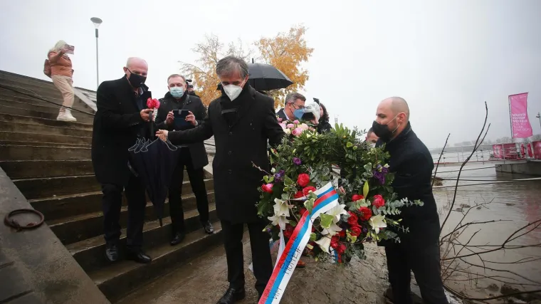 'Zaključak da se nisu stvorile pretpostavke za ćirilicu znak je da odnosi nisu napredovali'