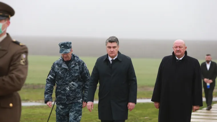 Milanović nije hodao u Koloni sjećanja: Počast žrtvama odao je na Ovčari, izjave nije davao