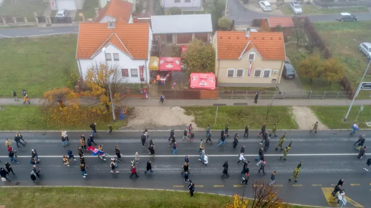 Cijela Hrvatska danas je bila uz Vukovar: Za 'Grad Heroj' hodalo je gotovo 10.000 ljudi