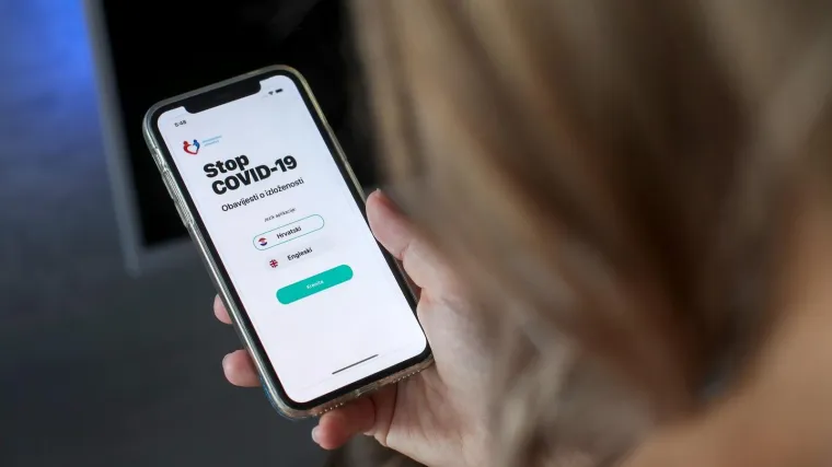 Korona-ironija: Voditeljicu sustava za praćenje kontakata vlastita aplikacija poslala u izolaciju
