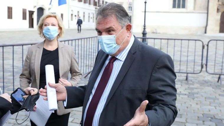 Čačić optužio Stožer da bezočno laže: 'Određeni broj ljudi nije trebao umrijeti, za to netko treba odgovarati!'