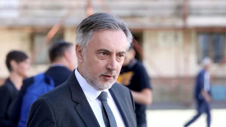 &Scaron;koro: 'Vladajuća trgovačka koalicija eutanazira povijesne činjenice. Mi to u Slavoniji zovemo 'nabiguzice''