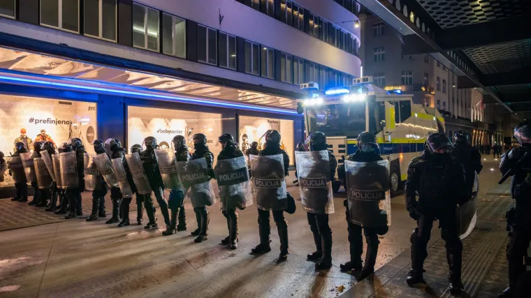 Produžili su mjere zbog presporog smirivanja epidemije