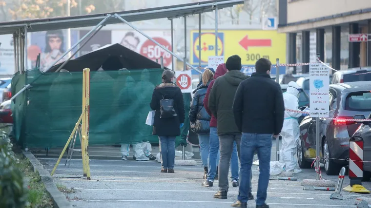 FOTO Navala na brzo testiranje u Zagrebu. Bandić: 'Popunjeni su svi termini danas i sutra'