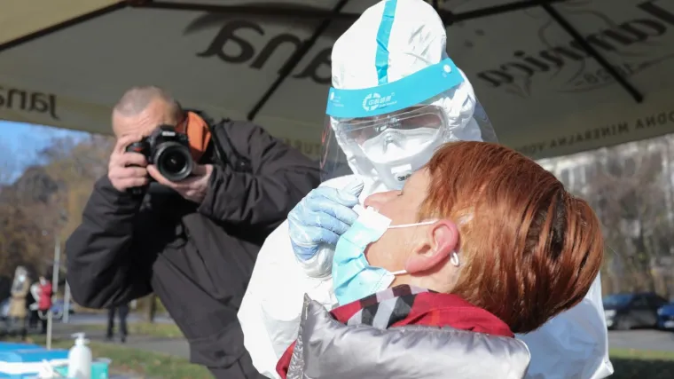 Dok mi uvodimo antigenske testove, njemački liječnici su zabrinuti zbog upitne pouzdanosti