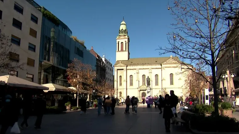 Kako RTL neslužbeno doznaje, razmatra se privremeno zatvaranje kafića i restorana,  a fakulteti bi mogli na online nastavu