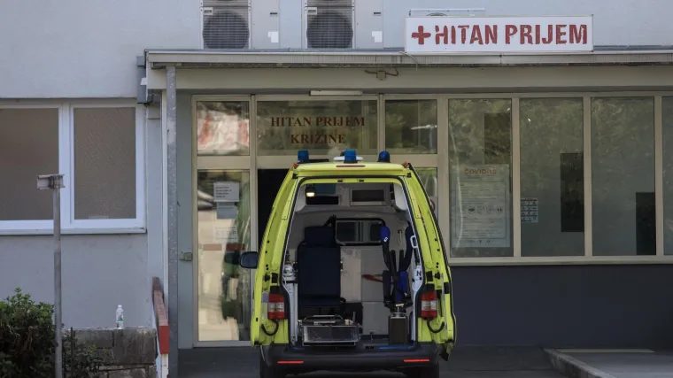 U bolnici na liječenju: Auto naletio na dijete koje je pretrčavalo cestu izvan pje&scaron;ačkog prijelaza