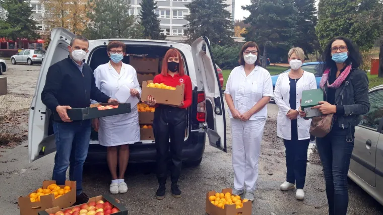 Germania donirala svježe voće i sokove liječnicima i medicinskom osoblju u Slavonskom Brodu i Karlovcu