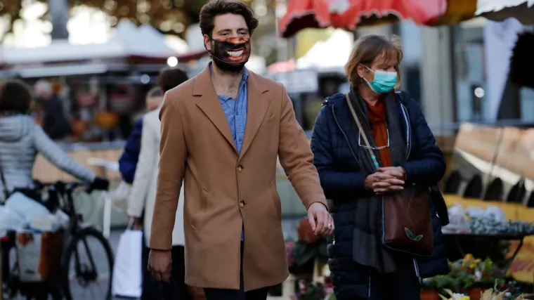&nbsp;U ovoj zemlji barovi i restorani su otvoreni, tržnice i teretane su pune, rade čak i javne kuće