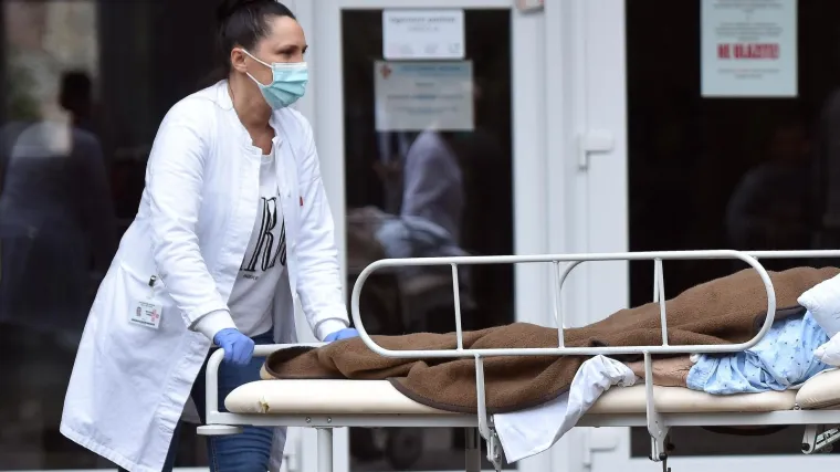 'Imamo sve vi&scaron;e mladih na Covid odjelima. Do jučer su bili zdravi, sad se bore za svaki udisaj'