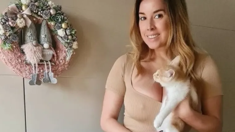 Htjela se pohvaliti ukrasima i &scaron;minkom, ali svima je pogled bježao negdje drugdje