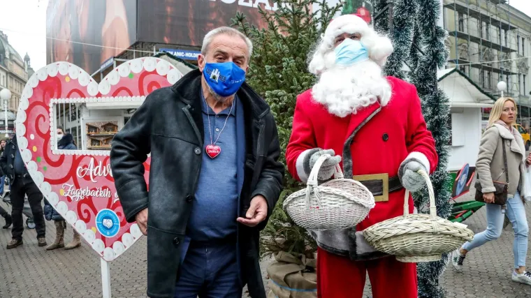 Stožer zabranio sajmove, a Bandić na Trgu otvorio kućice za obrtnike: 'Pa koga vi pravite bedastima?'