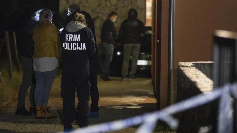 Bivšu suprugu izbo oštrim predmetom, a onda sebi prerezao grlo