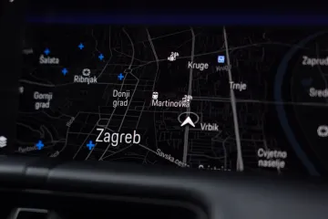 Pogledajte kako izgleda Porsche Taycan: Automobil kojem se na cesti - svi miču s puta...