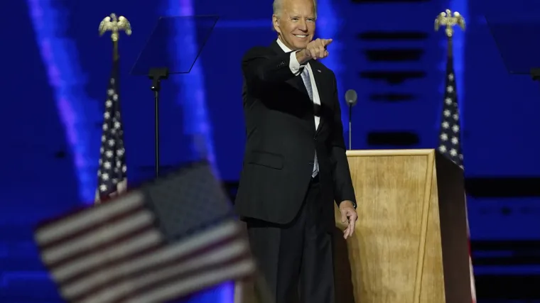Biden zadobio manje frakture na stopalu dok se igrao sa psom. Trump mu poželio brz oporavak