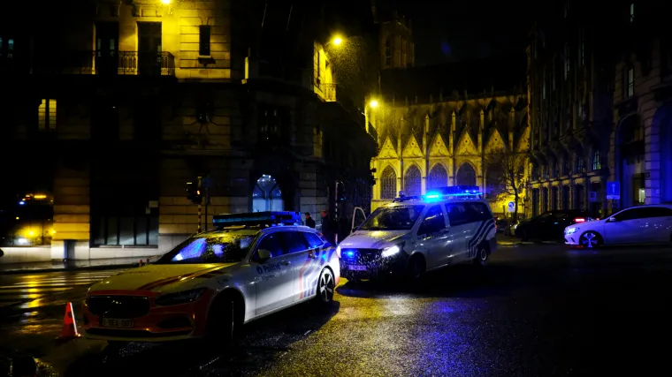 Briselska policija upala na lockdown orgiju, među 25 polugolih ljudi zatekli i člana Europskog parlamenta!