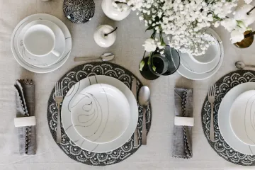 Stotinjak ljudi je navodno slavilo svadbu u šatoru, a policija i civilna zaštita pronašli - čisti pribor za jelo