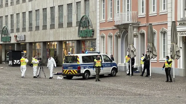 Horor u Trieru: U naletu na pje&scaron;ake poginulo pet osoba, a među njima i beba. 15 osoba je ozlijeđeno