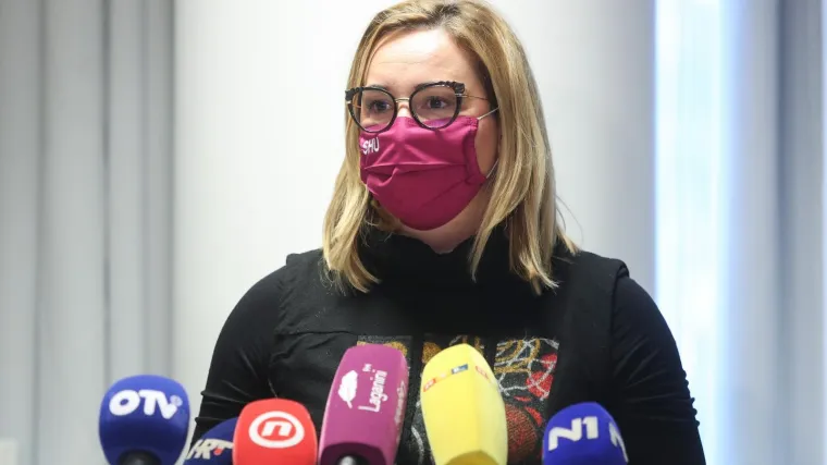 Sve je vi&scaron;e zaraženih u &scaron;kolama: 'Zapo&scaron;ljava se na kapaljku. Ljudi padaju s nogu, nema tko čistiti'
