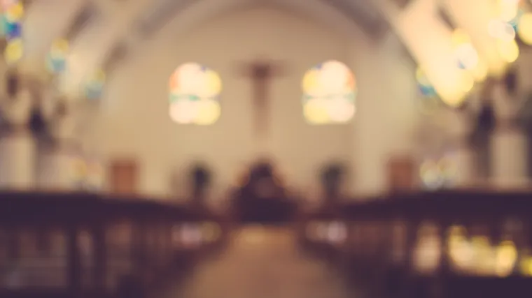 U crkvi može biti 25 osoba neovisno o kvadraturi: Onima koji su trenirali u crkvi, slijedi optužni prijedlog