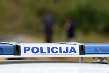 Netko je u Varaždinu ukrao pet pokrivača za životinje i vlasnici nanio veliku materijalnu štetu