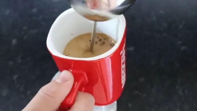 Odmah je bacite, opasna je